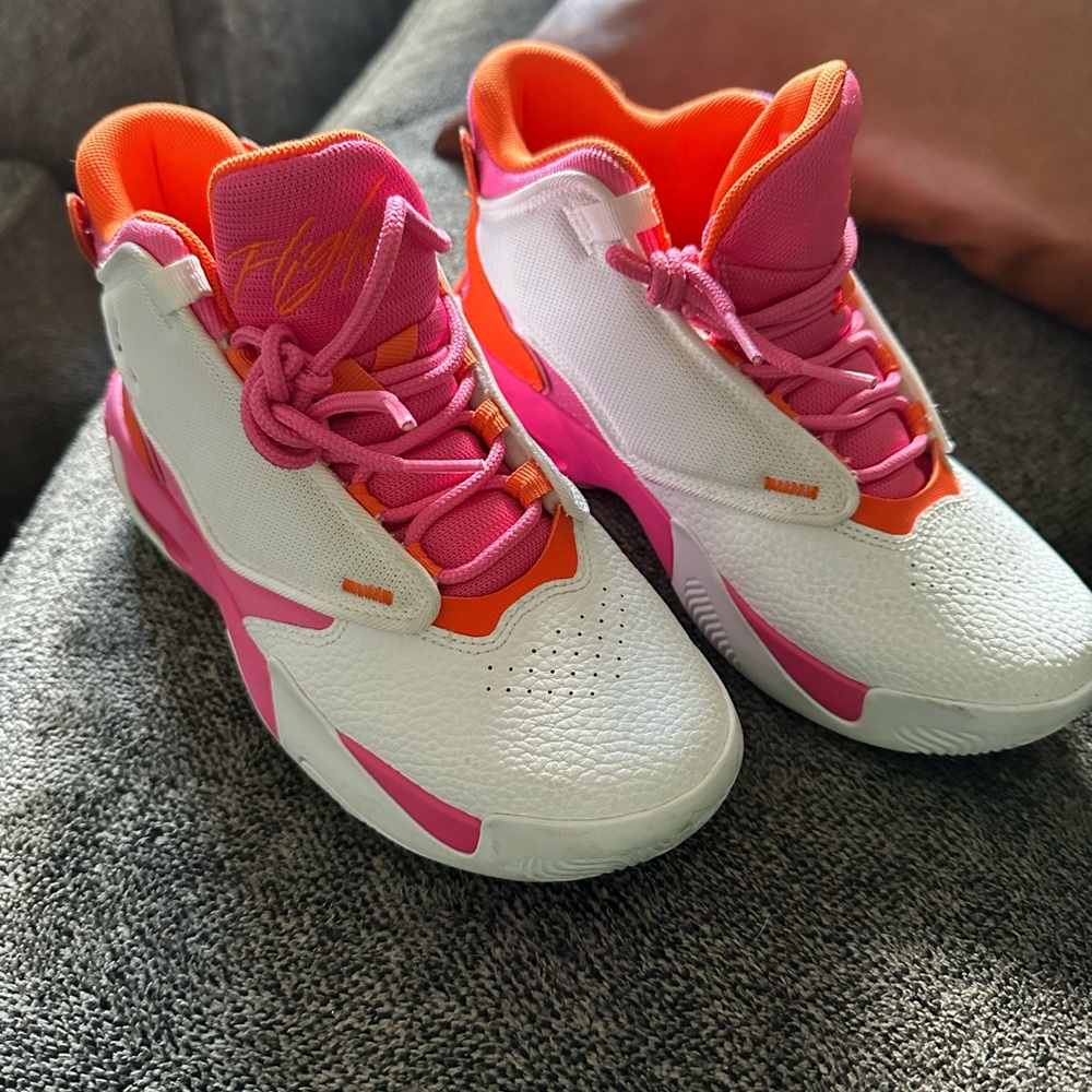 Nike Jordan Max Aura 4